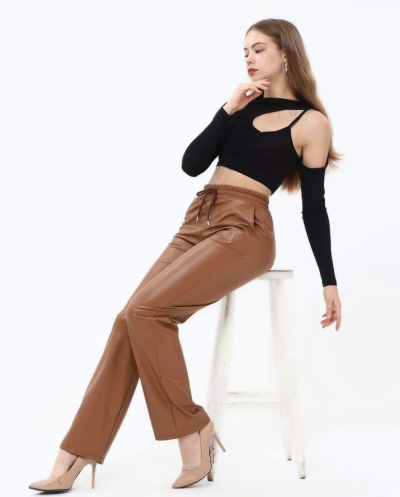 Serie 6 pantaloni drepti din piele ecologica Carina