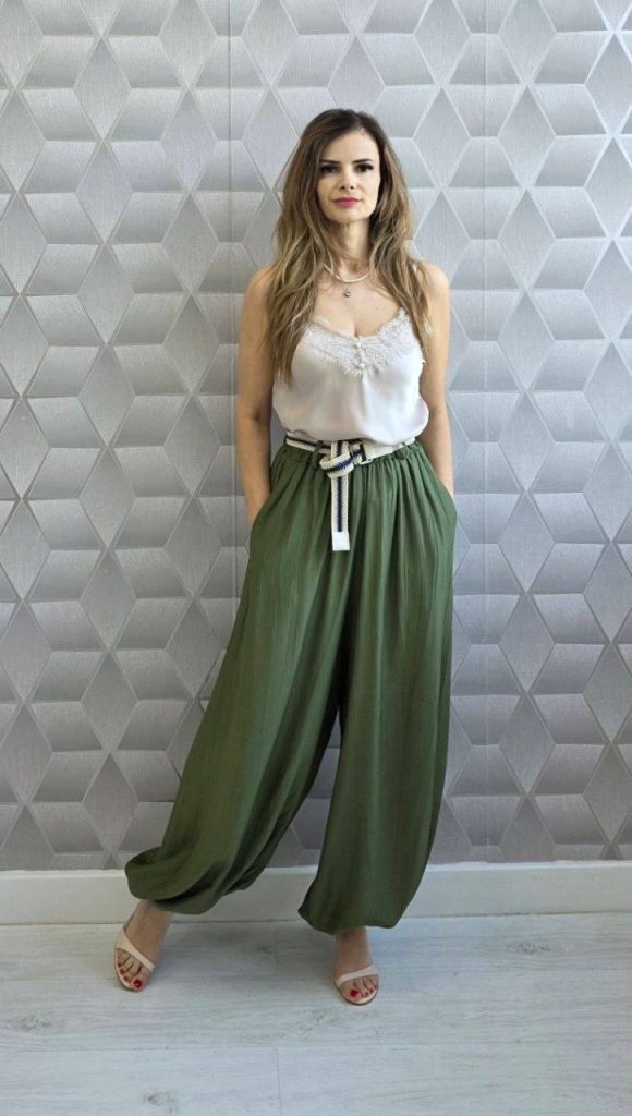 Pantaloni largi din vascoza Monique