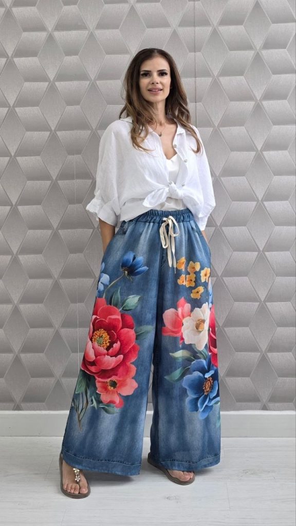 Pantaloni cu imprimeuri florale